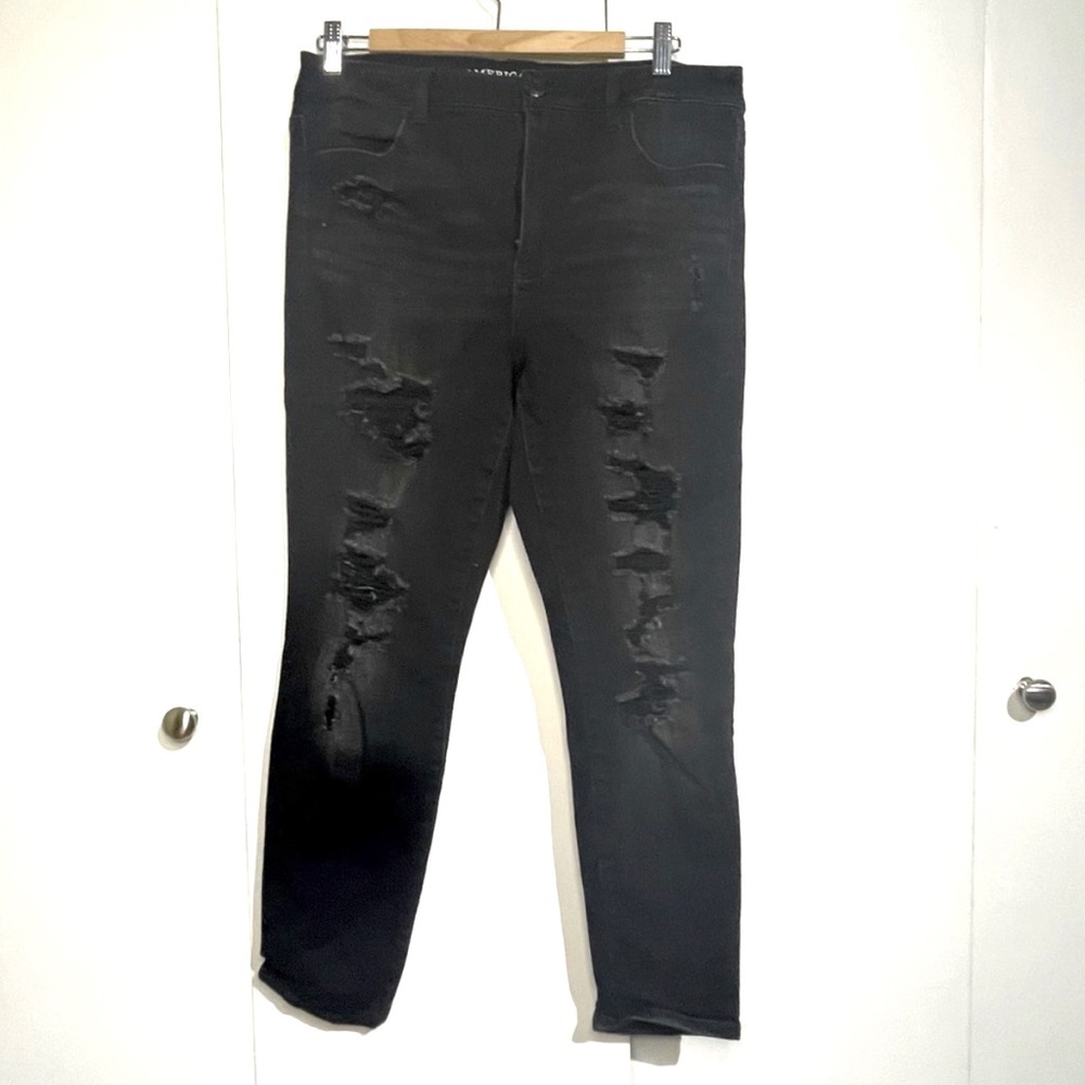 American Eagle ripped/distressed Hi-rise jeggings size 14 short